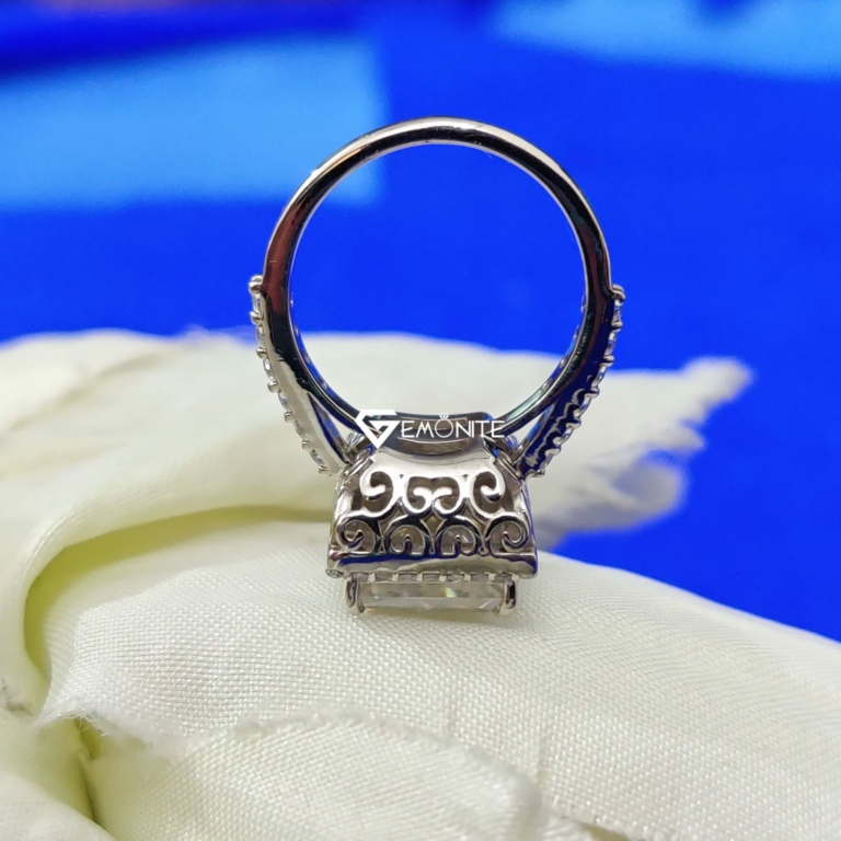 5.0 Ct VVS Antique Colorless Halo Radiant Cut Moissanite Engagement Ring, Women Fashion